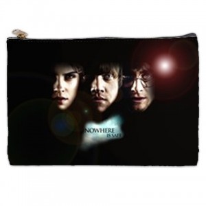 http://www.starsonstuff.com/2946-thickbox/harry-potter-cosmetic-bag.jpg