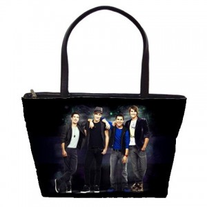 http://www.starsonstuff.com/3098-thickbox/big-time-rush-classic-shoulder-bag.jpg