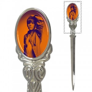 http://www.starsonstuff.com/3775-thickbox/justin-bieber-letter-opener.jpg