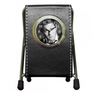 http://www.starsonstuff.com/4025-thickbox/michael-buble-desktop-clock-pen-holder.jpg