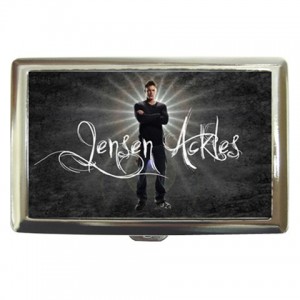 http://www.starsonstuff.com/4537-thickbox/jensen-ackles-supernatural-cigarette-money-case-.jpg