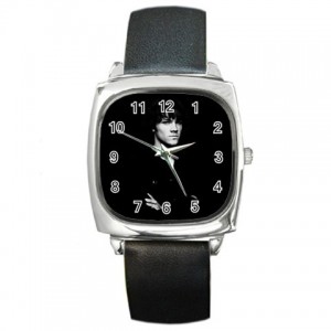 http://www.starsonstuff.com/4701-thickbox/jared-padalecki-supernatural-silver-tone-square-metal-watch.jpg