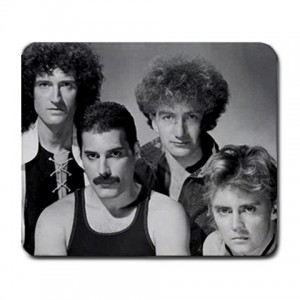 http://www.starsonstuff.com/555-639-thickbox/queen-large-mousemat.jpg