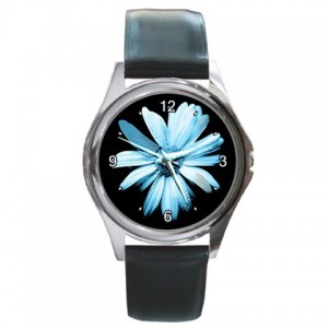 http://www.starsonstuff.com/5661-thickbox/the-fringe-glyph-silver-tone-round-metal-watch.jpg