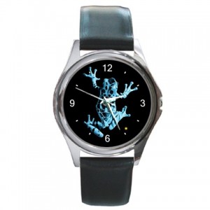 http://www.starsonstuff.com/5662-thickbox/the-fringe-glyph-silver-tone-round-metal-watch.jpg