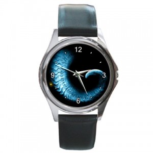 http://www.starsonstuff.com/5668-thickbox/the-fringe-glyph-silver-tone-round-metal-watch.jpg
