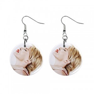 http://www.starsonstuff.com/5691-thickbox/kylie-minogue-button-earrings.jpg