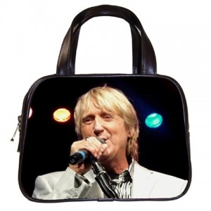 http://www.starsonstuff.com/5756-thickbox/joe-longthorne-classic-handbag.jpg
