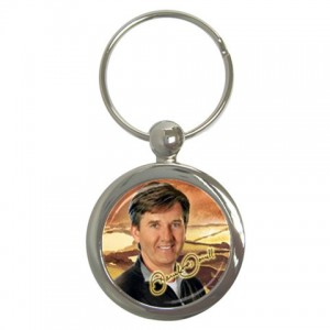 http://www.starsonstuff.com/5768-thickbox/daniel-o-donnell-signature-round-keyring.jpg