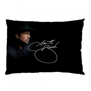http://www.starsonstuff.com/6058-thickbox/garth-brooks-signature-pillow-case.jpg
