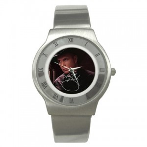http://www.starsonstuff.com/6077-thickbox/garth-brooks-signature-ultra-slim-watch.jpg