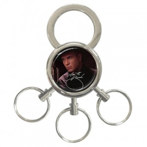 http://www.starsonstuff.com/6082-thickbox/kings-of-leon-3-ring-keyring.jpg