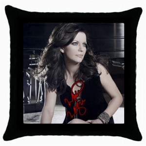 http://www.starsonstuff.com/6131-thickbox/martina-mcbride-signature-cushion-cover.jpg