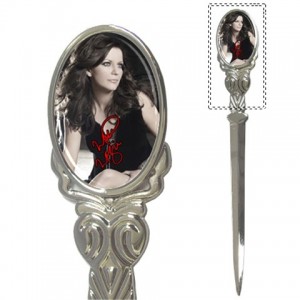 http://www.starsonstuff.com/6140-thickbox/martina-mcbride-signature-letter-opener.jpg