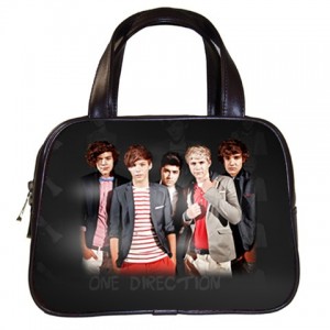 http://www.starsonstuff.com/6217-thickbox/one-direction-classic-handbag.jpg