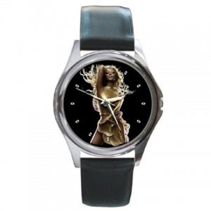 http://www.starsonstuff.com/6311-thickbox/mariah-carey-silver-tone-round-metal-watch.jpg