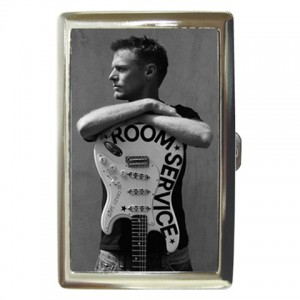 http://www.starsonstuff.com/6368-thickbox/bryan-adams-cigarette-money-case-.jpg