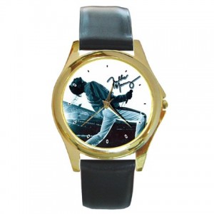 http://www.starsonstuff.com/6562-thickbox/queen-freddie-mercury-signature-gold-tone-metal-watch.jpg