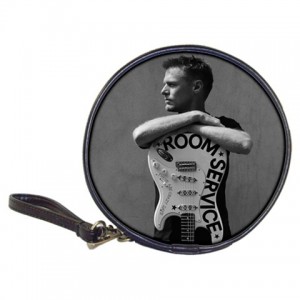 http://www.starsonstuff.com/6622-thickbox/bryan-adams-20-cd-dvd-storage-wallet.jpg