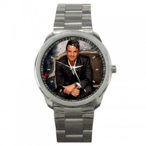 http://www.starsonstuff.com/6631-thickbox/peter-andre-sports-style-watch.jpg