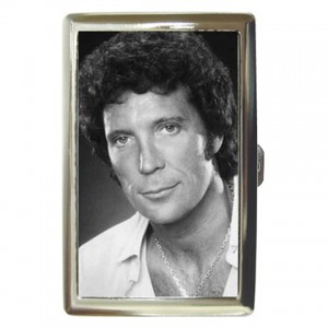 http://www.starsonstuff.com/6717-thickbox/tom-jones-cigarette-money-case-.jpg