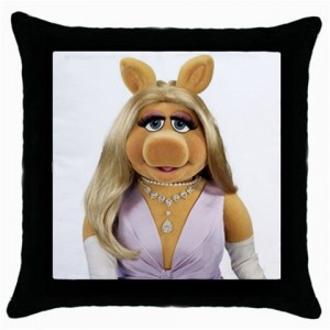 http://www.starsonstuff.com/6825-thickbox/the-muppets-miss-piggy-cushion-cover.jpg