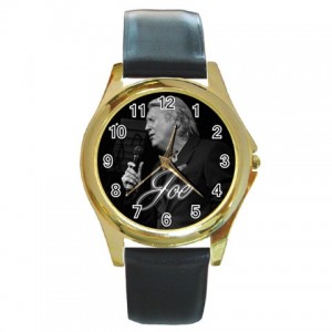 http://www.starsonstuff.com/7687-thickbox/joe-longthorne-gold-tone-metal-watch.jpg