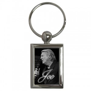 http://www.starsonstuff.com/7692-thickbox/joe-longthorne-rectangle-keyring.jpg