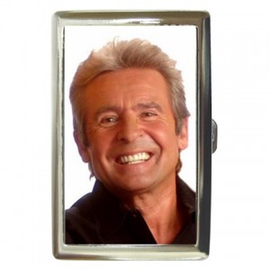 http://www.starsonstuff.com/7764-thickbox/davy-jones-the-monkees-cigarette-money-case-.jpg