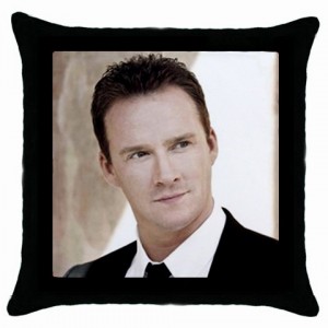 http://www.starsonstuff.com/851-1097-thickbox/russell-watson-cushion-cover.jpg