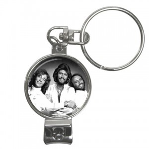 http://www.starsonstuff.com/8661-thickbox/the-bee-gees-nail-clippers-keyring.jpg
