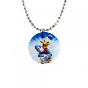 http://www.starsonstuff.com/874-1120-thickbox/disney-donald-duck-necklace.jpg