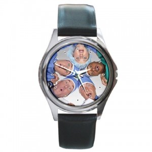 http://www.starsonstuff.com/8972-thickbox/scrubs-silver-tone-round-metal-watch.jpg