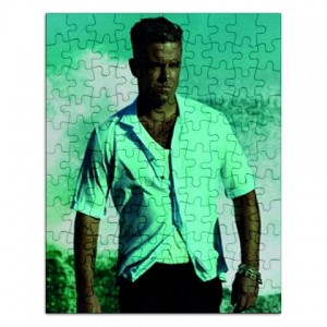 https://www.starsonstuff.com/2117-2536-thickbox/robbie-williams-110-piece-jigsaw-puzzle.jpg